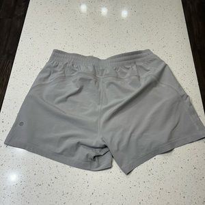 Lululemon Updated PaceBreakers Linerless 5in Large